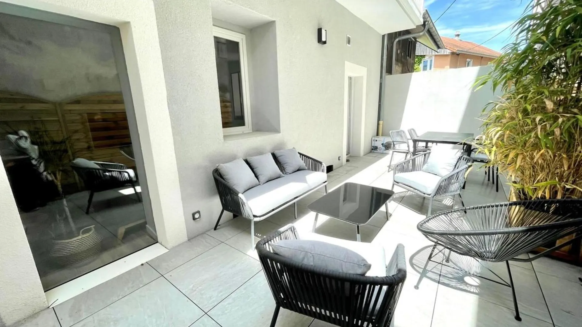 Grande Terrasse En Centre Ville Aix-les-Bains Holiday home